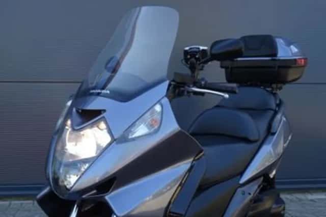 Honda FJS 400 Silver Wing (2006) thumbnail 6