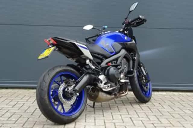 Yamaha MT-09 (2017) thumbnail 3