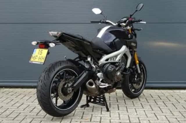 Yamaha MT-09 (2014) thumbnail 3