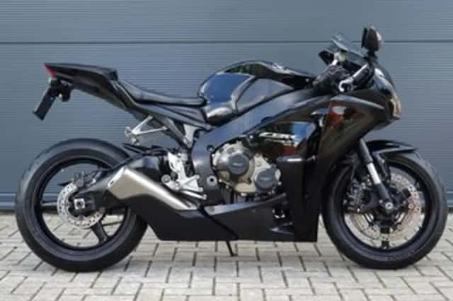 Honda CBR1000RR (2008) thumbnail 2