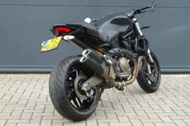 Ducati Monster 821 (2016) thumbnail 2