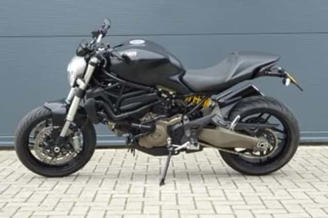Ducati Monster 821 (2016) thumbnail 3