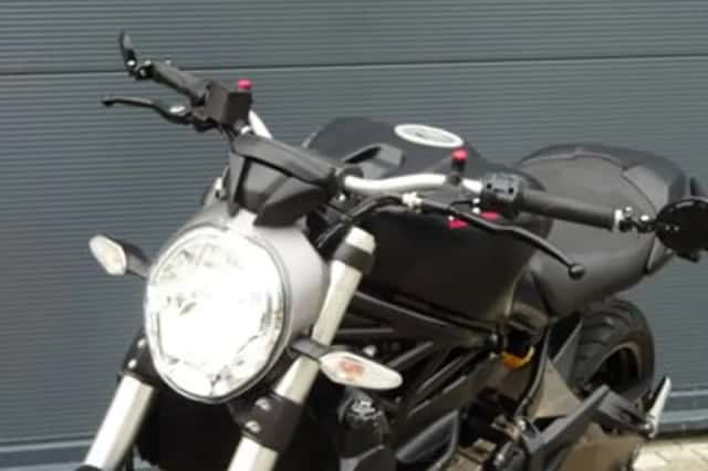 Ducati Monster 821 (2016) thumbnail 5