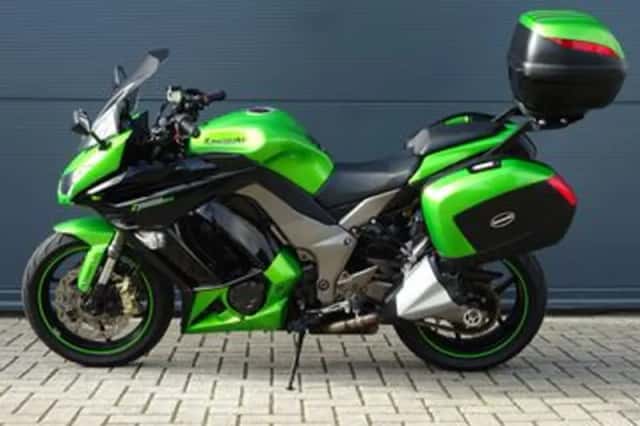 Kawasaki Z1000 (2012) thumbnail 4