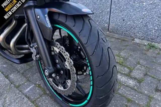 Kawasaki Er-6n (2010) thumbnail 5