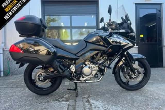 Suzuki V-Strom (2012) thumbnail 1