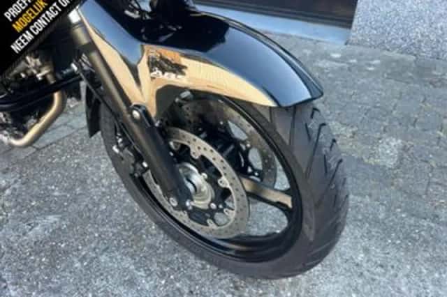 Suzuki V-Strom (2012) thumbnail 5