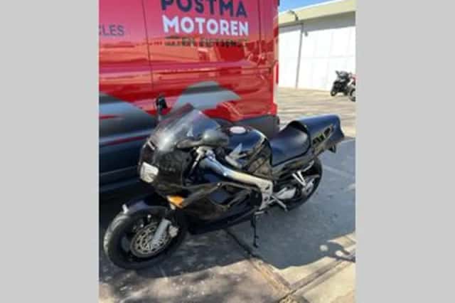 Honda VFR 750 F (1995) thumbnail 3