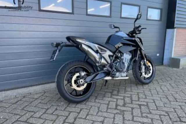 KTM 790 DUKE (2020) thumbnail 4