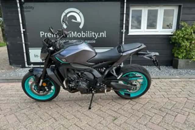 YAMAHA MT09 Y-AMT (2024) thumbnail 3