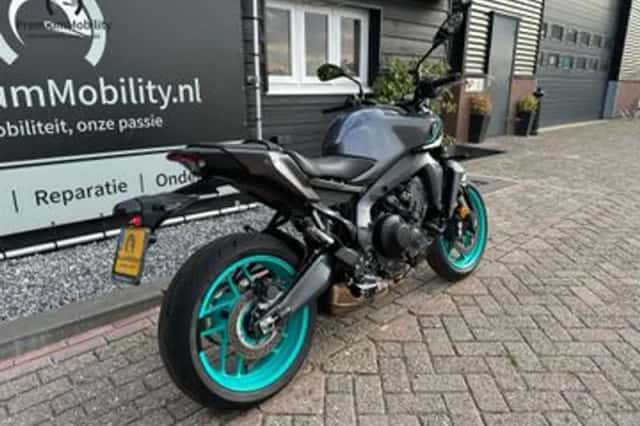 YAMAHA MT09 Y-AMT (2024) thumbnail 6