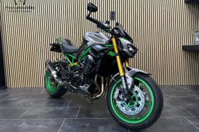 KAWASAKI Z900 SE PERFORMANCE (2025) thumbnail 1