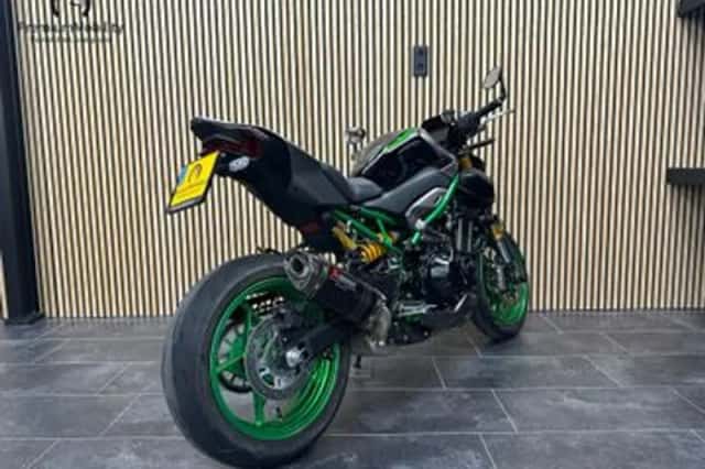 KAWASAKI Z900 SE PERFORMANCE (2025) thumbnail 5