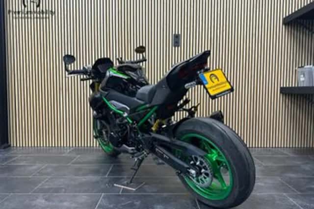 KAWASAKI Z900 SE PERFORMANCE (2025) thumbnail 6