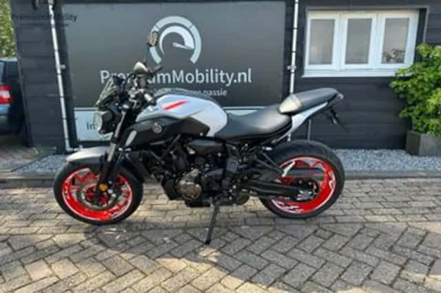 YAMAHA MT07 ABS (2020) thumbnail 3