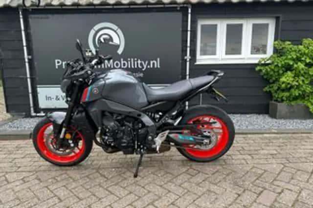 YAMAHA MT09 ABS (2021) thumbnail 3