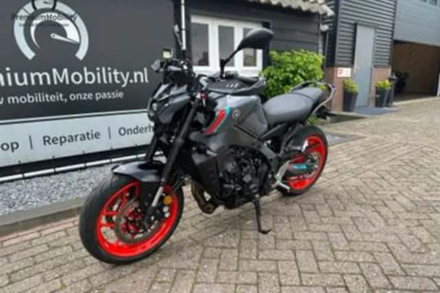 YAMAHA MT09 ABS (2021) thumbnail 5