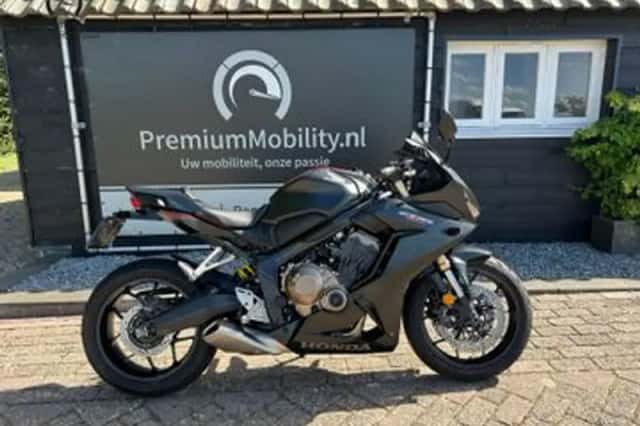 Honda CBR650R (2019) thumbnail 2