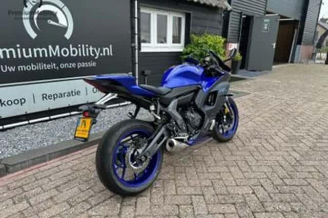 Yamaha R7 (2022) thumbnail 3