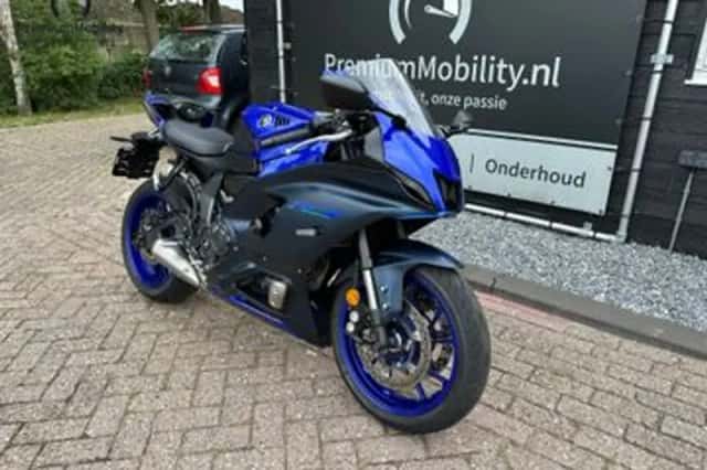 Yamaha R7 (2023) thumbnail 4