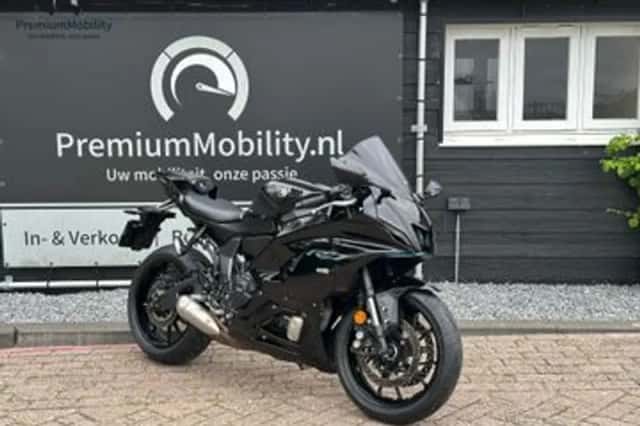 Yamaha R7 (2023) thumbnail 1