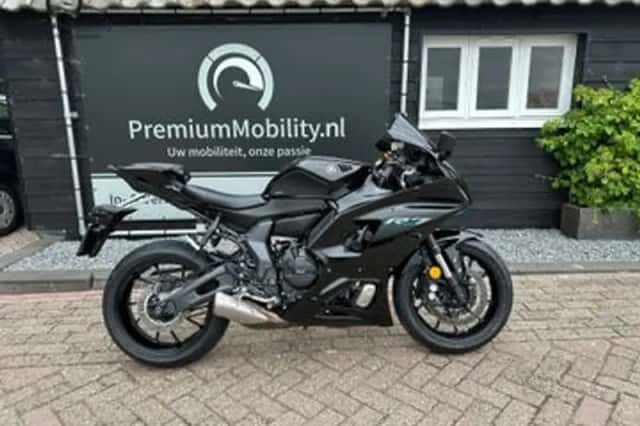 Yamaha R7 (2023) thumbnail 2