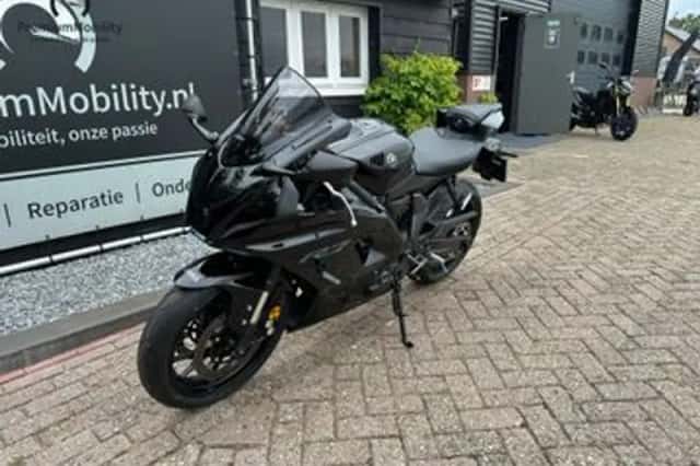 Yamaha R7 (2023) thumbnail 5