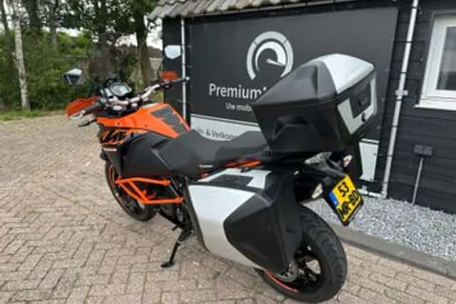 KTM 1090 Adventure (2017) thumbnail 5