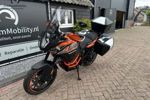 KTM 1090 Adventure (2017) thumbnail 6