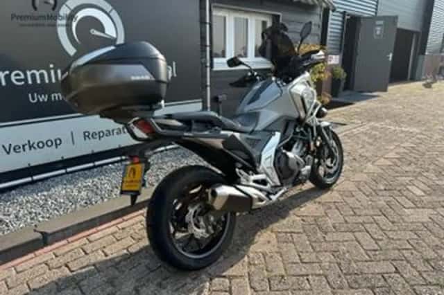 Honda NC750X (2023) thumbnail 5