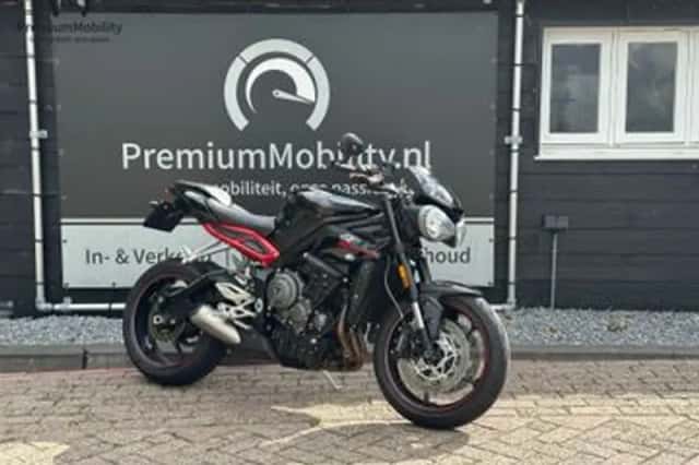 Triumph Street Triple (2018) thumbnail 1