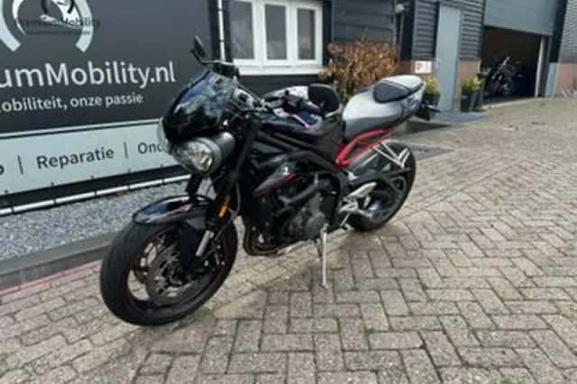 Triumph Street Triple (2018) thumbnail 5
