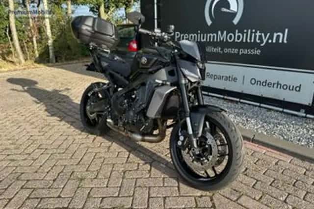 Yamaha MT-09 (2024) thumbnail 4