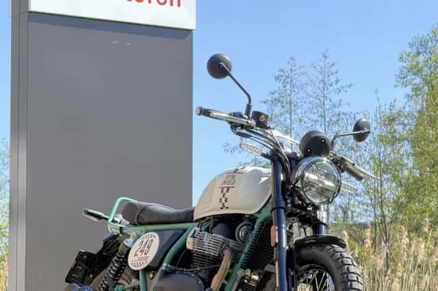 Royal Enfield Bear 650 (2025) thumbnail 1