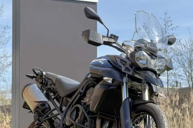 Triumph Tiger 800 (2013) thumbnail 1
