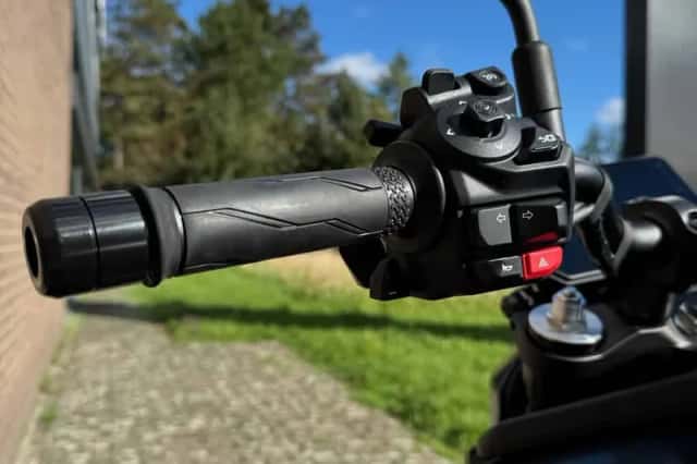Yamaha MT-09 Y-AMT (2024) thumbnail 4
