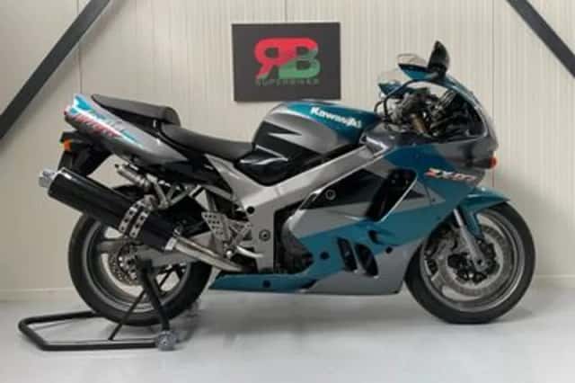 KAWASAKI ZX 9R NINJA (1994) thumbnail 1