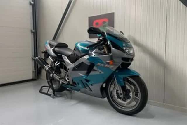 KAWASAKI ZX 9R NINJA (1994) thumbnail 2