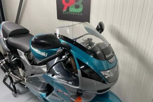 KAWASAKI ZX 9R NINJA (1994) thumbnail 4