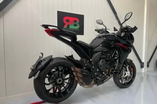 MV AGUSTA TURISMO VELOCE 800 (2026) thumbnail 3