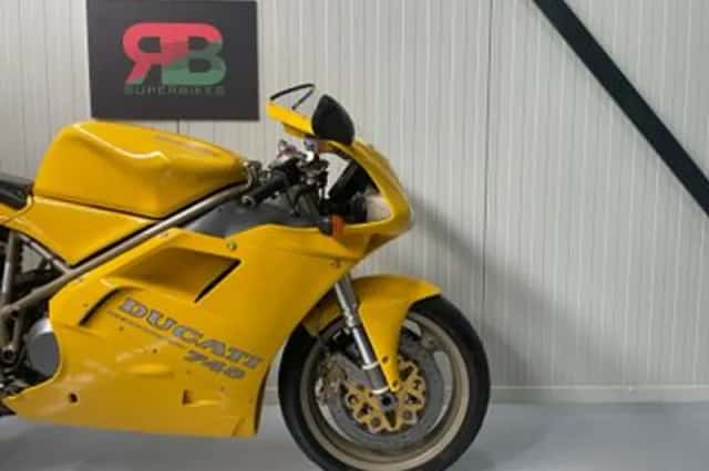 DUCATI 748 SP (1997) thumbnail 4