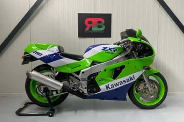 KAWASAKI ZXR 750 (1990) thumbnail 1