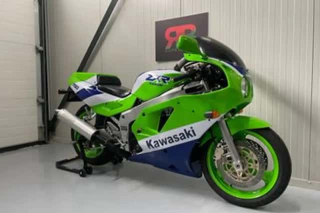 KAWASAKI ZXR 750 (1990) thumbnail 2