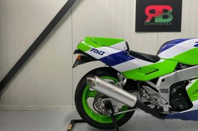 KAWASAKI ZXR 750 (1990) thumbnail 5