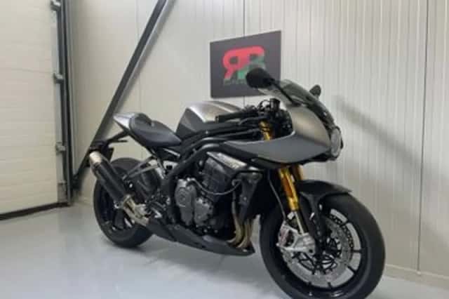 TRIUMPH Speed Triple 1200 RR Breitling Edition (2024) thumbnail 2
