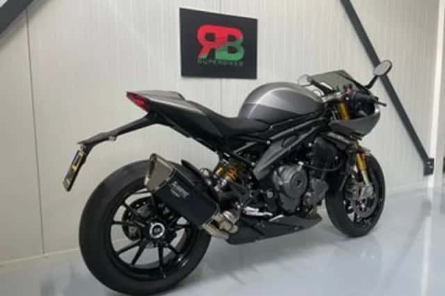 TRIUMPH Speed Triple 1200 RR Breitling Edition (2024) thumbnail 3