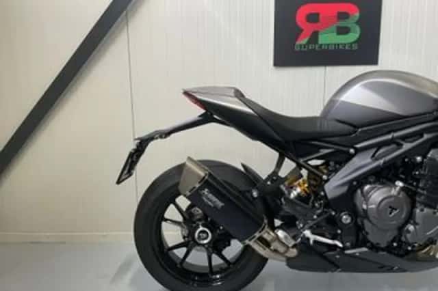 TRIUMPH Speed Triple 1200 RR Breitling Edition (2024) thumbnail 5