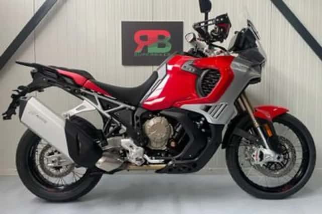 MV AGUSTA ENDURO VELOCE (2026) thumbnail 1