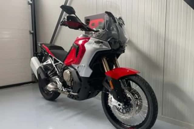 MV AGUSTA ENDURO VELOCE (2026) thumbnail 2
