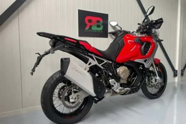 MV AGUSTA ENDURO VELOCE (2026) thumbnail 3